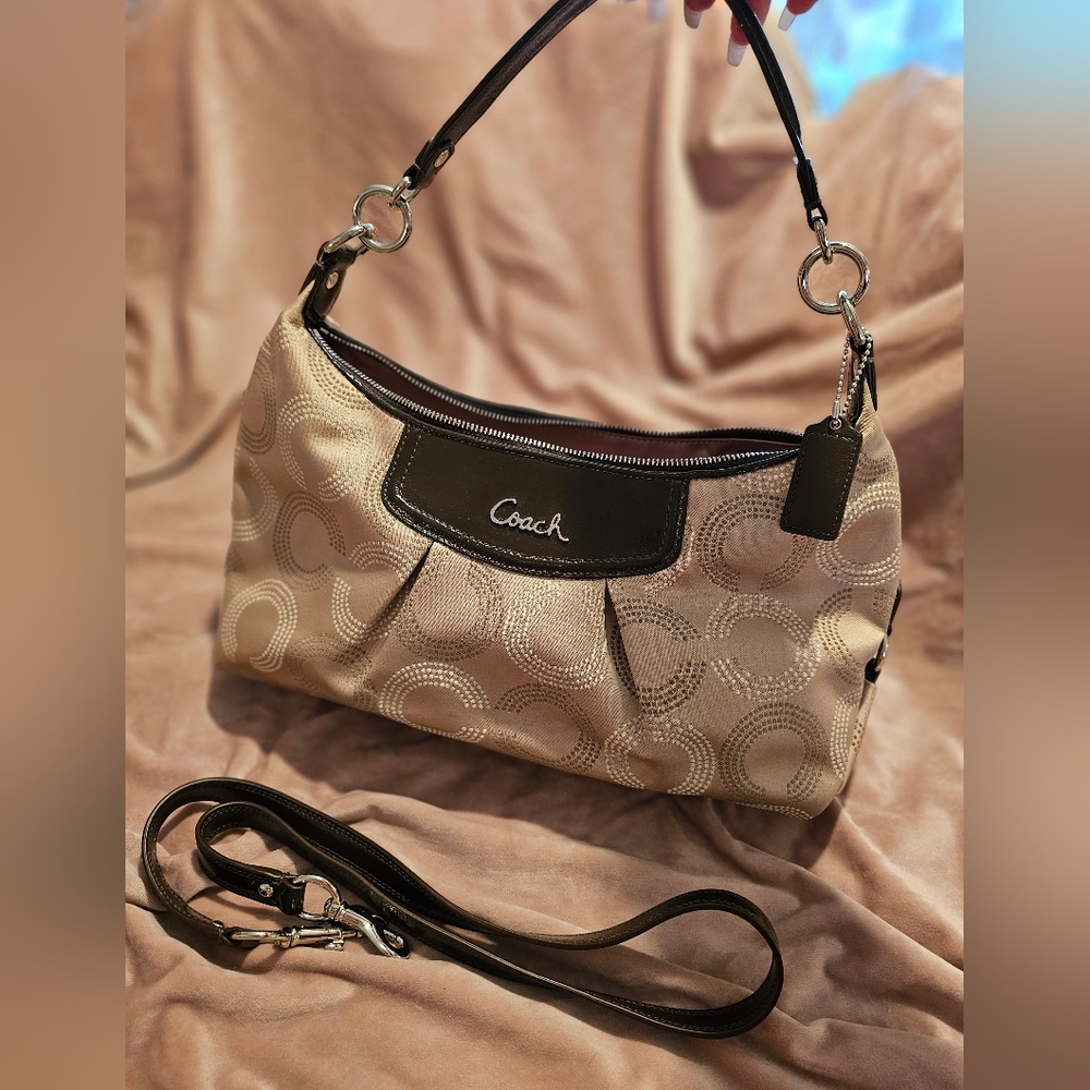 NWOT - Coach Signature Ashley Hobo Bag